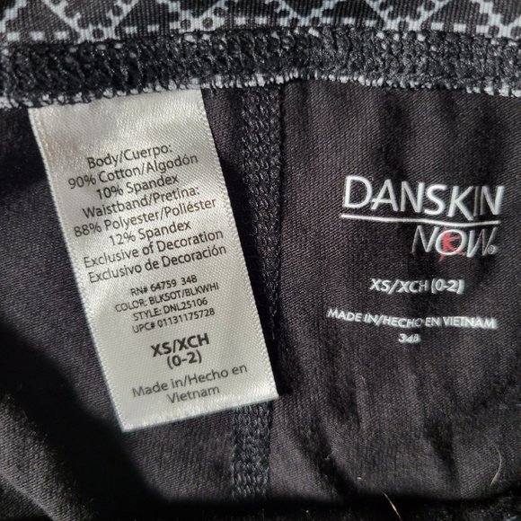 Danskin Now Leggings  Black With Pattern Top Capri Cotton Spandex Blend Size XS - Picture 4 of 4